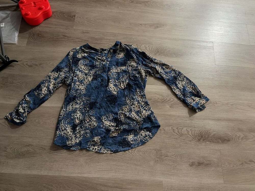 Valerie Steven Button Down Shirt Size L Blue Beige Paisley Long Sleeve